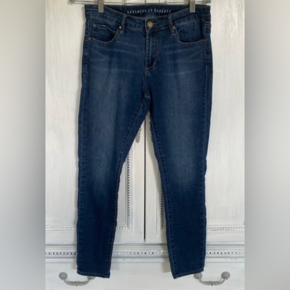 Articles of Society Jeans Size 29 Dark Wash In Excellent Used Condition